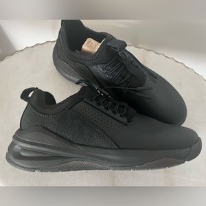 Clove NWOT Classic Sneakers